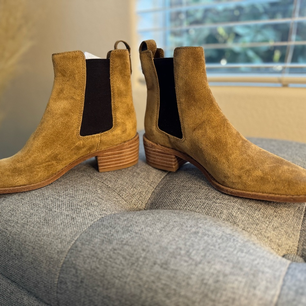 Tory Burch 45 mm Chelsea Ankle Boot in Alce Size 5.5M
NWOB - Picture 6 of 6